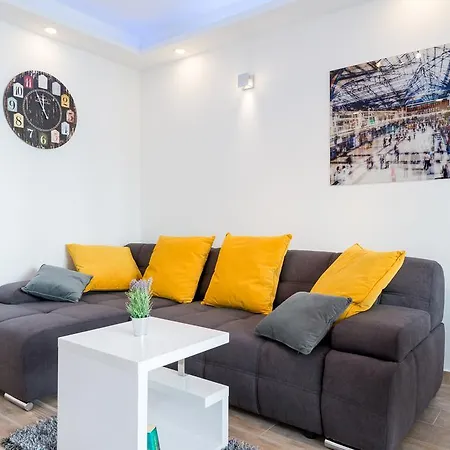 Helen Apartmán