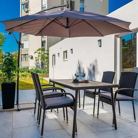 Helen Apartmán